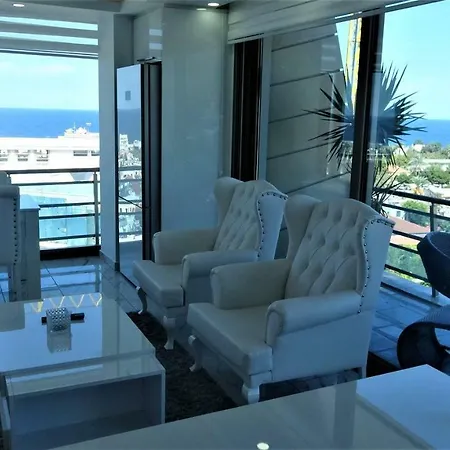 Aquamarine Luxury Apartment